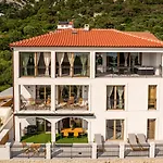 Mianka - Luxury *