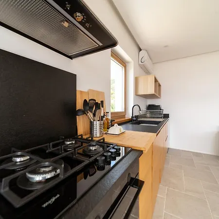 Mianka Rab Apartment