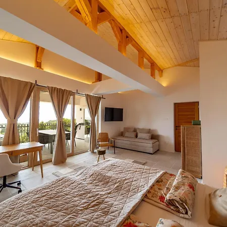 Mianka Rab Apartment