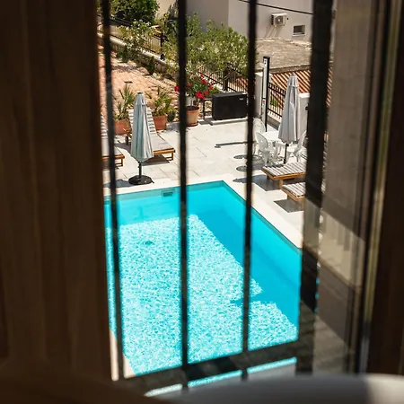 Mianka Rab Apartment