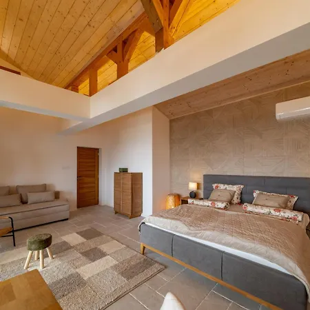 Mianka Rab Apartment Banjol