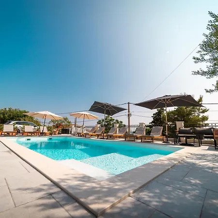 Mianka - Luxury Apartment Banjol