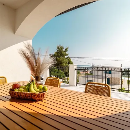Mianka - Luxury Apartment Banjol