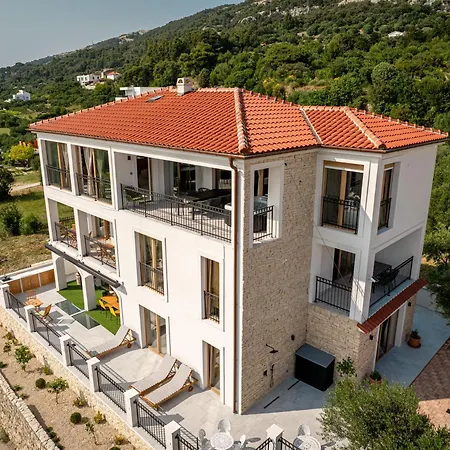 Mianka Rab Apartment