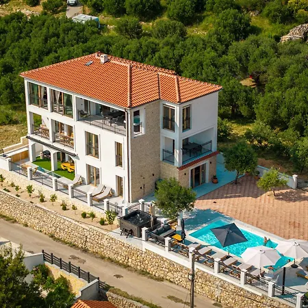 Mianka - Luxury